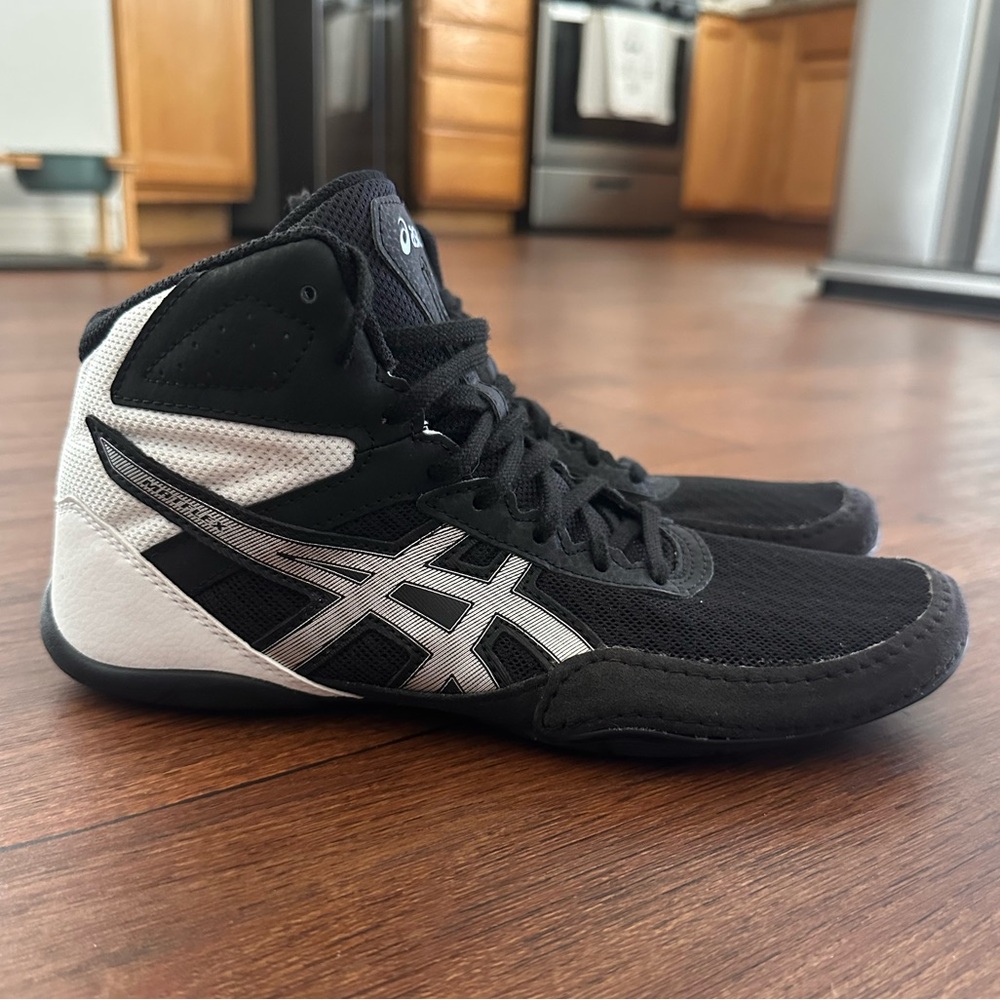 Asics Black and White Matflex wrestling Shoes